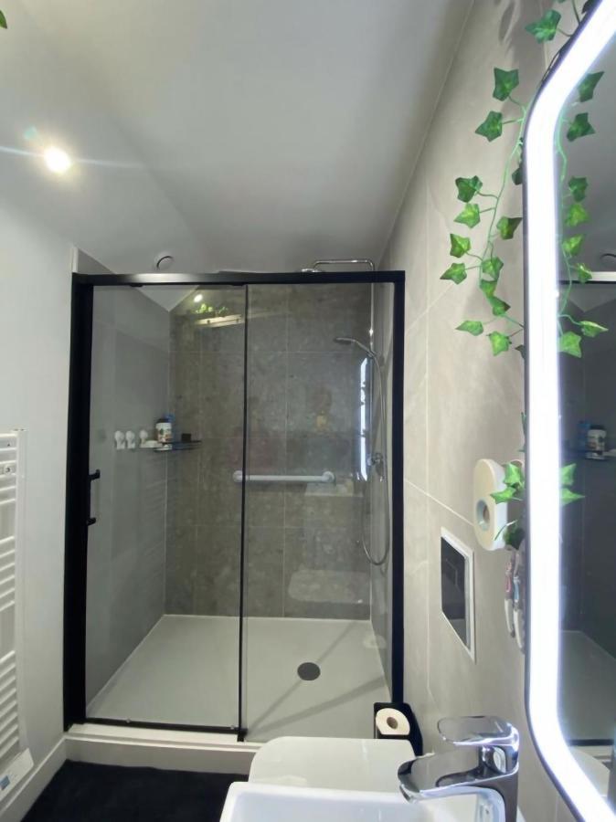 L'Appart'Hotel 23Eme Avenue - Spa Privatif - Love Room - Appartements A Themes Lamalou-les-Bains Exterior photo